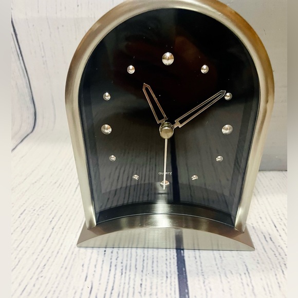 Vintage Quartz silver desktop protonix Clock - Picture 3 of 8